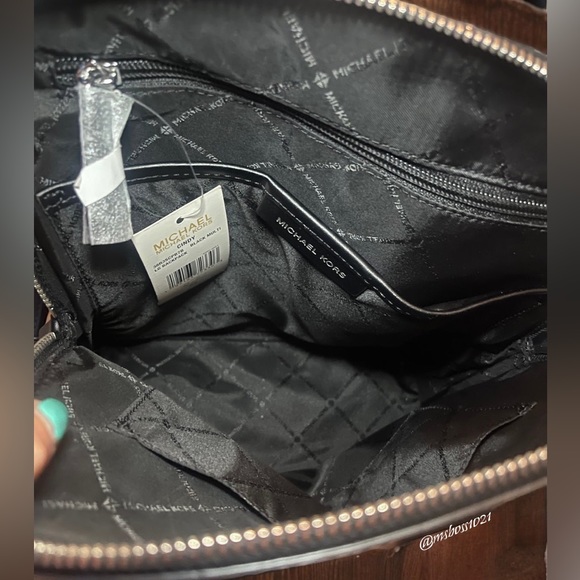 Michael Kors Cindy Logo Backpack in Black & White + Black 2-N-1 Wallet NWT - Picture 10 of 13